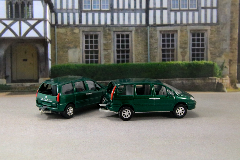 Illustration for article titled French Friday: Catching up to the Espace